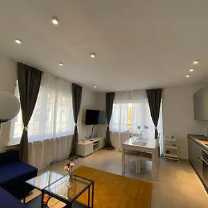 Moderne In Center Apartment